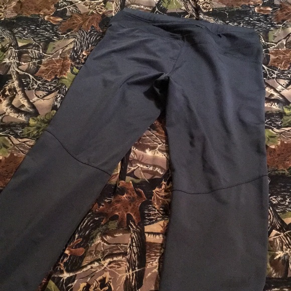 Grey Athleta running/yoga pants - Picture 7 of 7